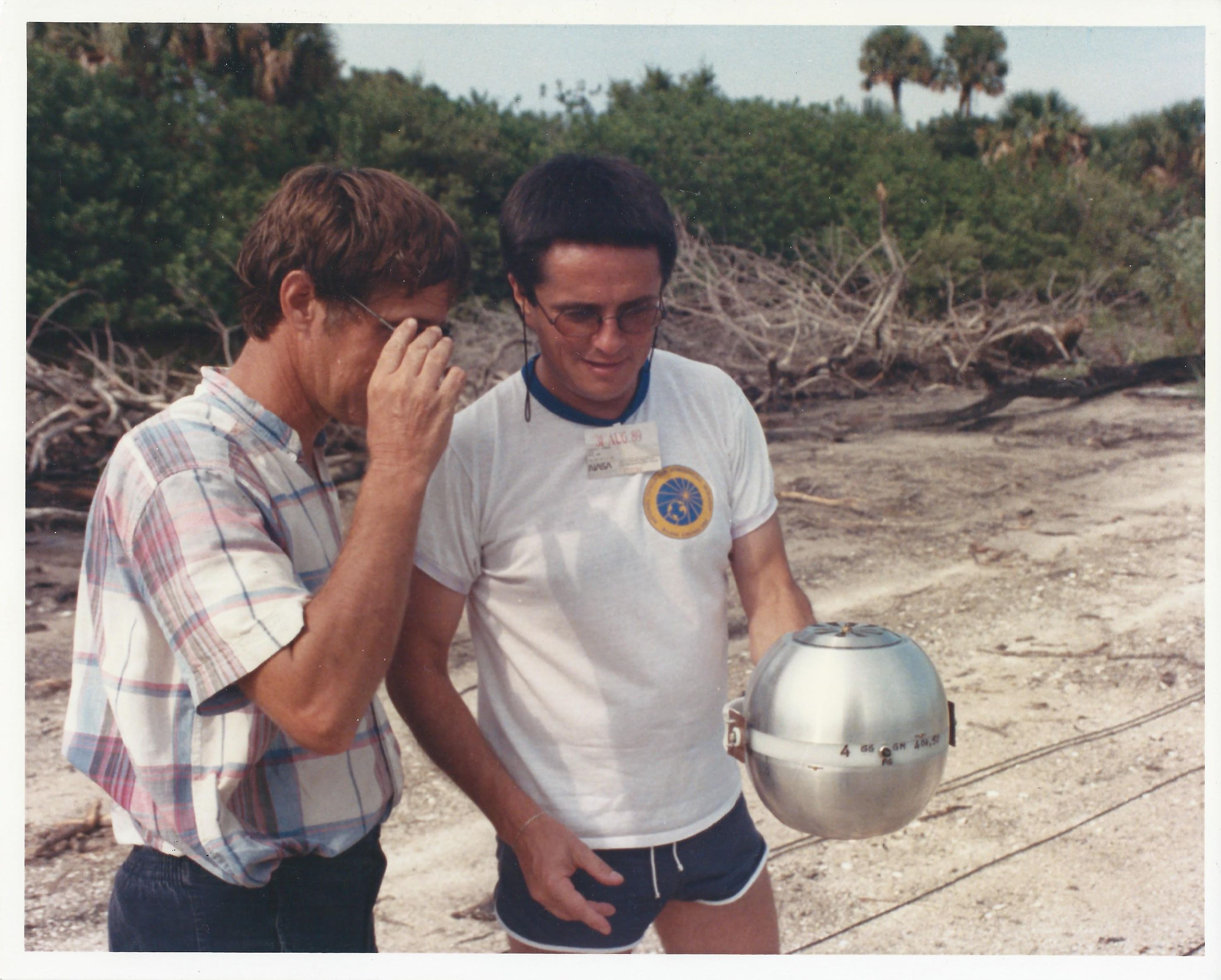 Serge Chauzy et un participant à la mission en Floride.