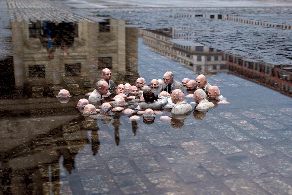 Installation Isaac Cordal